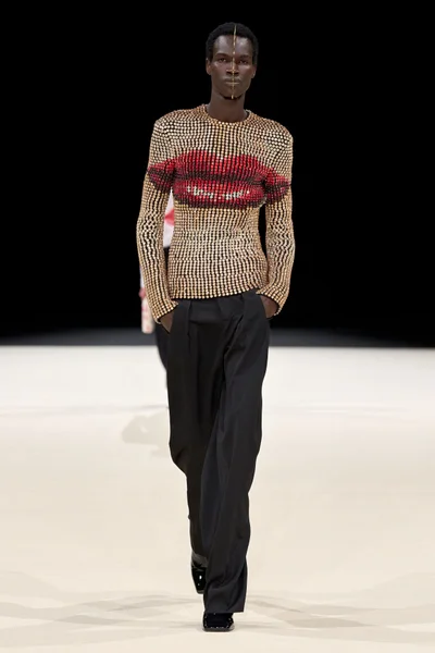Look 3